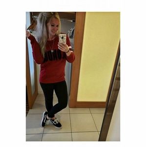 Meet your Posher, Leanne